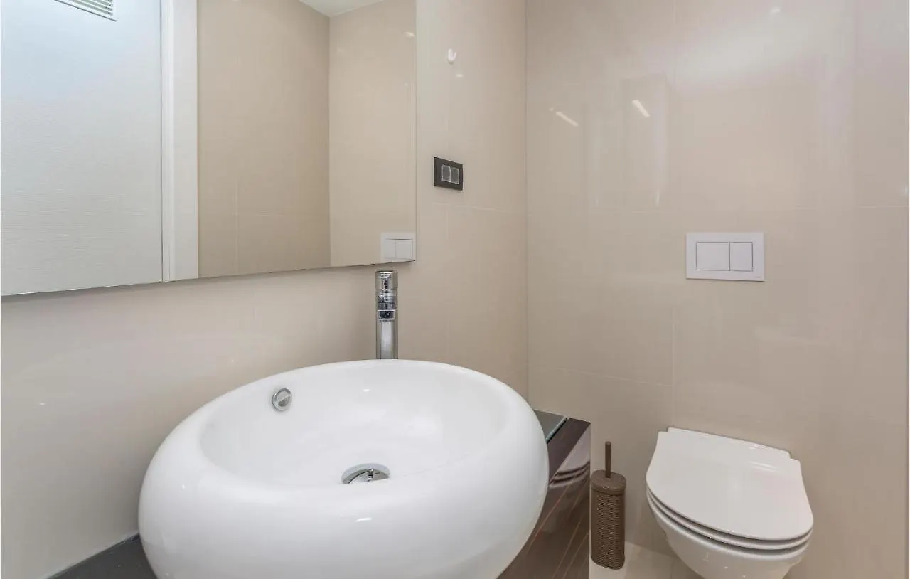 Lovely Apartment In Malinska With Wifi